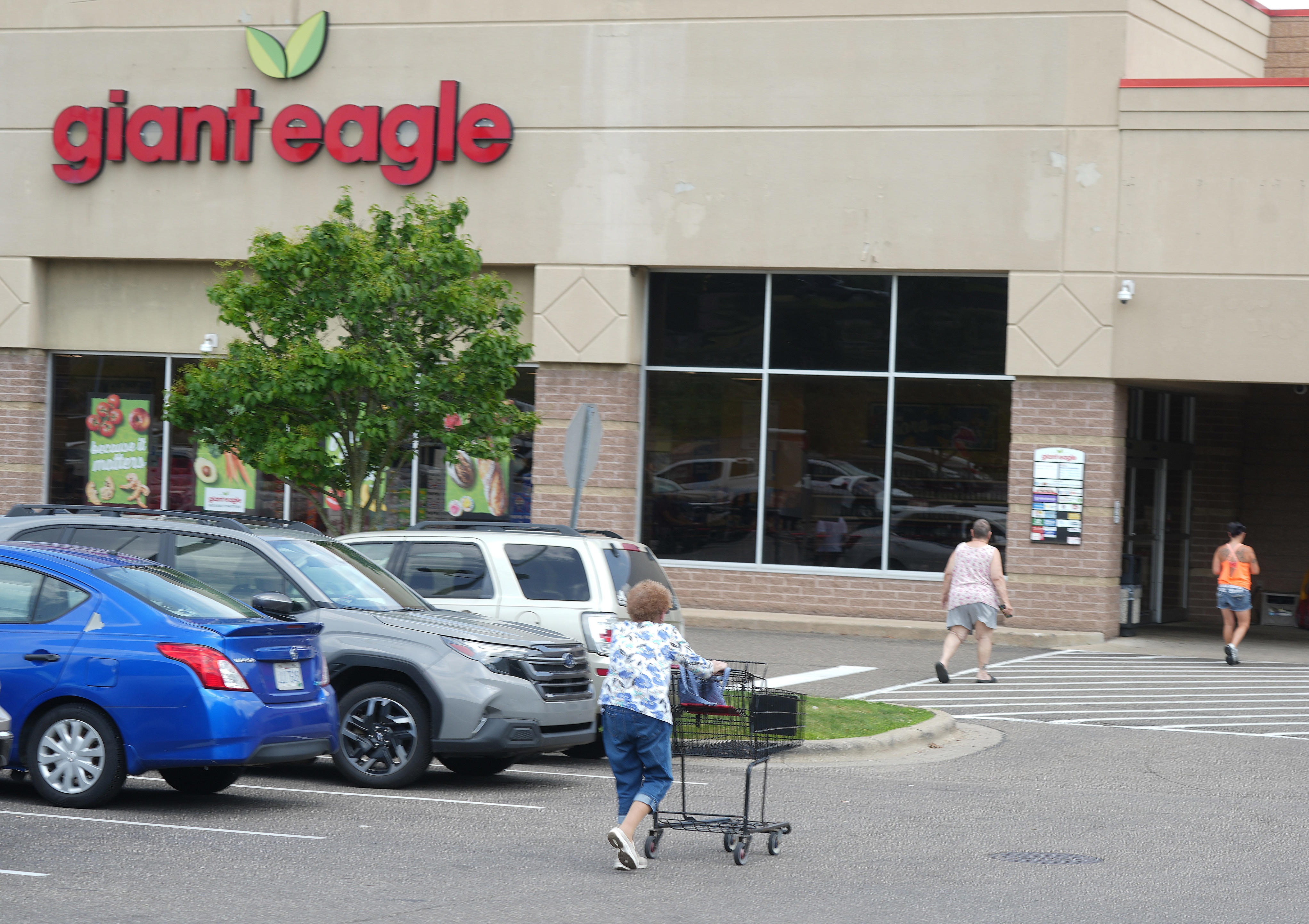 Will Giant Eagle's name change under Kroger-Giant Eagle merger?