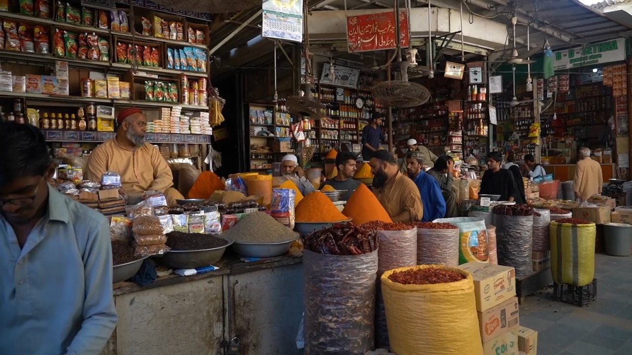 He bought a SIM card in Pakistan - then realized he got charged 8X more ...
