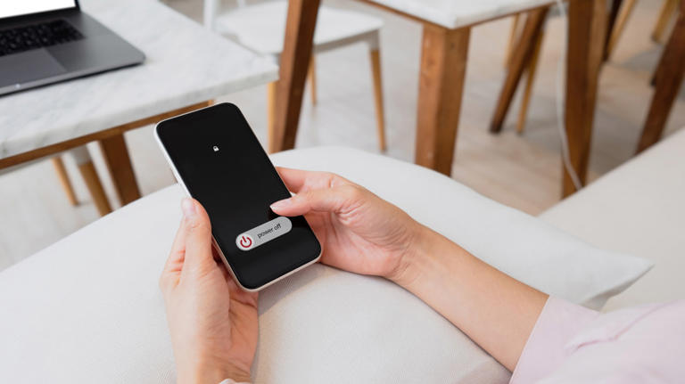 3 reasons you don't need to power off your phone before bed