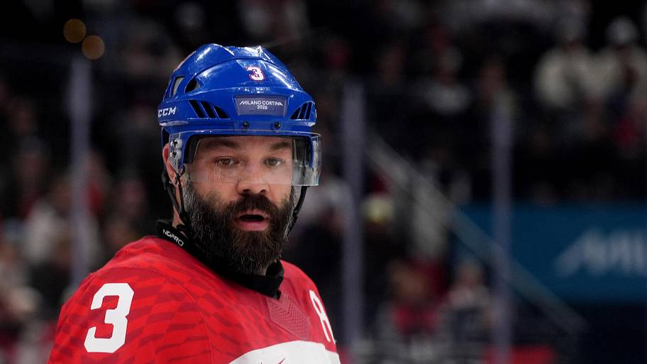Notorious free agent defenseman is open to signing with the Maple Leafs