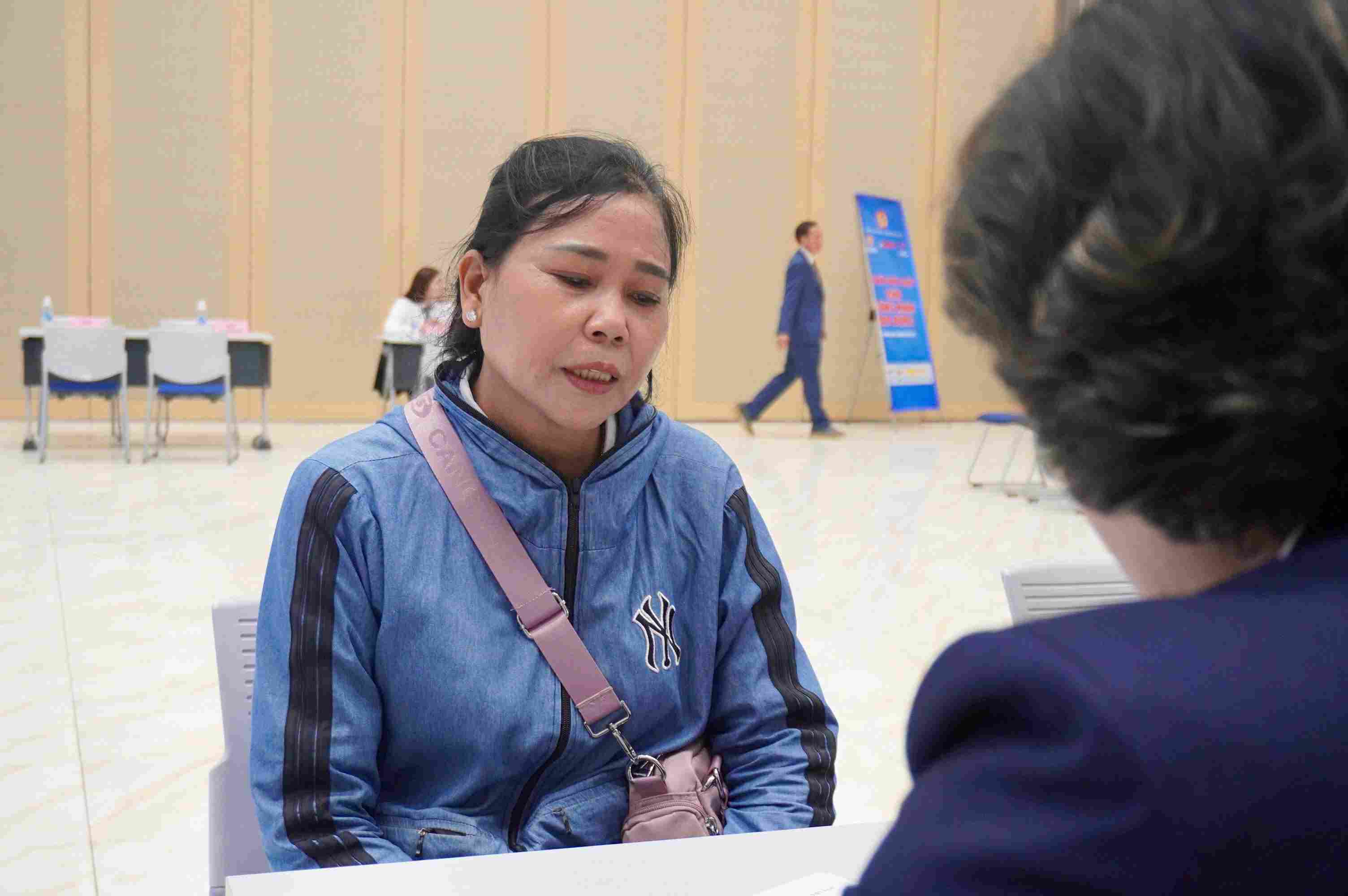 Công nhân TPHCM tìm luật sư gỡ rối chuyện tiền lương, bảo hiểm xã hội
