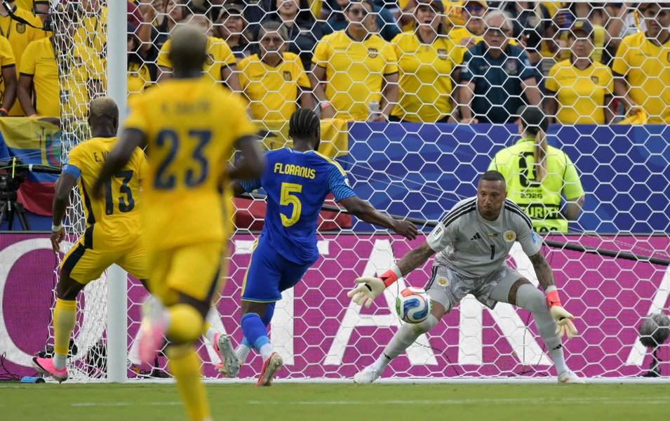 eloy-room-s-record-15-saves-earn-curacao-first-world-cup-point