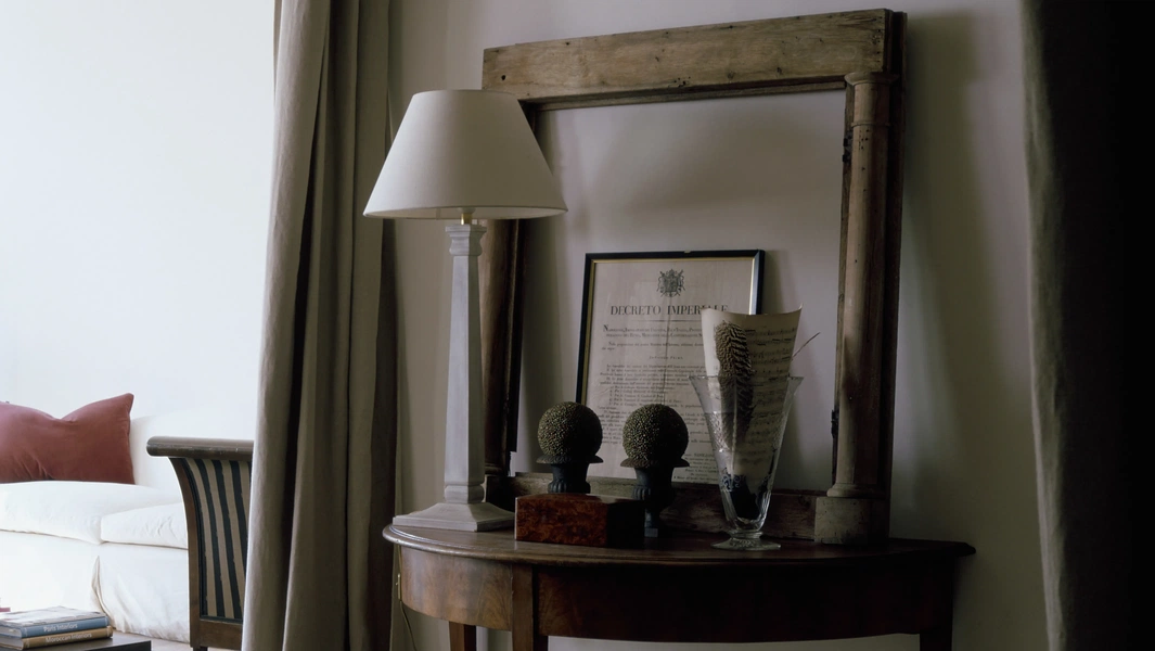 9-end-table-and-living-room-styling-mistakes