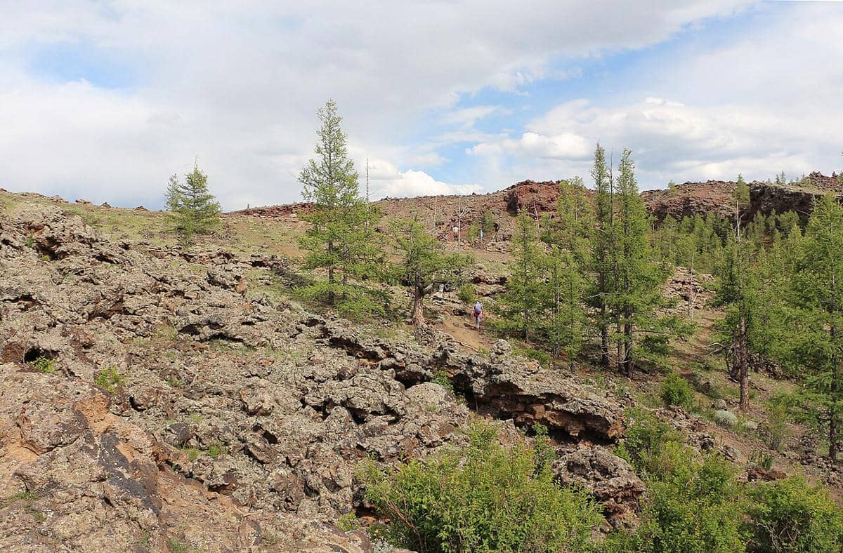 Fakta menarik hutan vulkanik Khorgo Mongolia, tumbuh di atas batuan beku!
