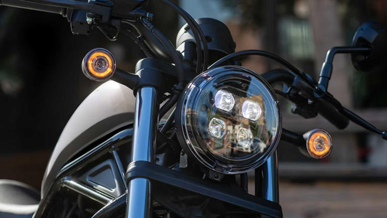 The cheap motorcycle that cruises at 80 MPH effortlessly