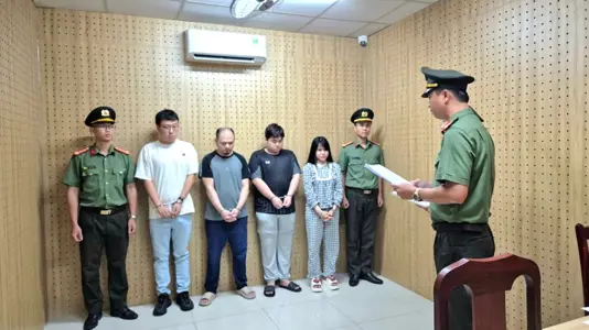 Báo điện tử Tiền Phong Các đối tượng bị công an TPHCM khởi tố, bắt tạm giam. 1
