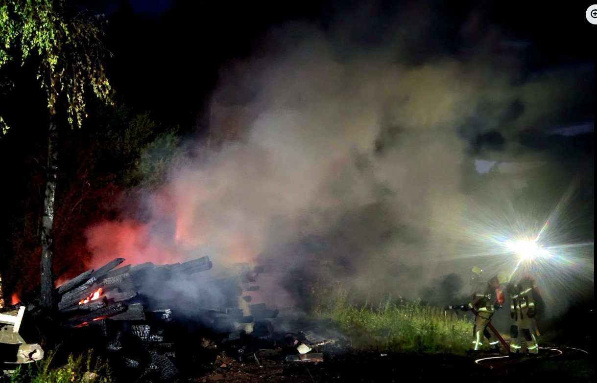 Pictures show fire crews battling woodland blaze in 'difficult ...