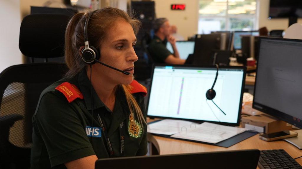 Live video help for 999 callers will run every day