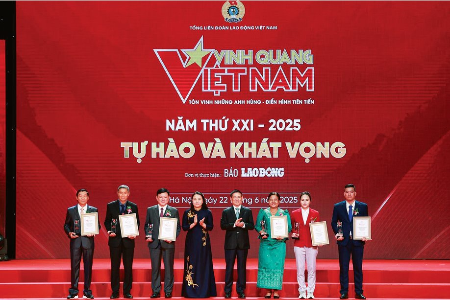Vinh quang Việt Nam - Tôn vinh cống hiến, tiếp sức khát vọng phát triển đất nước