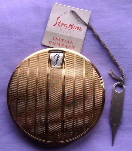 29 old compacts and powder cases with real resale value