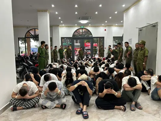 Báo điện tử Tiền Phong Lực lượng chức năng phát hiện các đối tượng nước ngoài cư trú trái phép. 1
