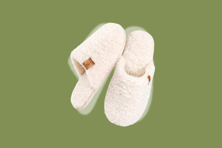 Why shoppers are swapping summer Uggs for these cozy $14 slippers