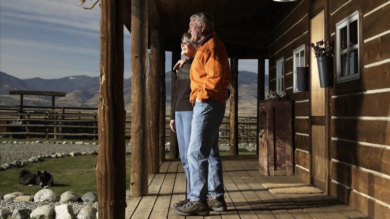 5 reasons to retire in West Virginia and 1 big reason not to