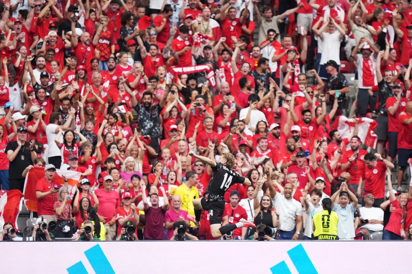 'Unbelievable' support from home fans fuelling Canada's run at FIFA ...