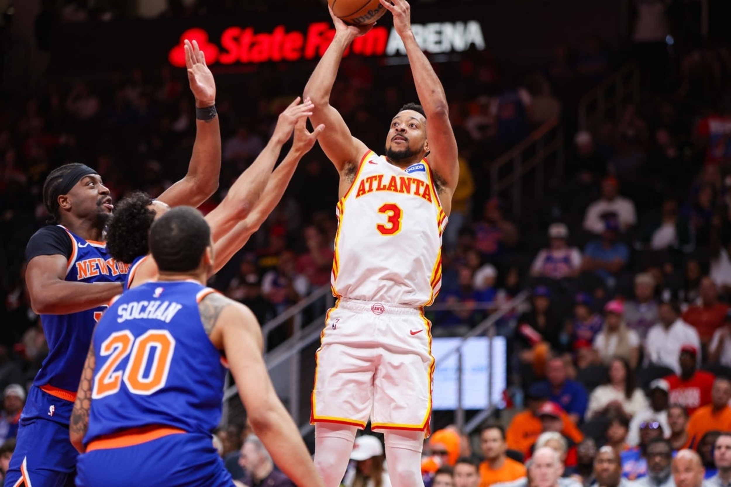 Reports: CJ McCollum signs 1-year deal to stay with Hawks