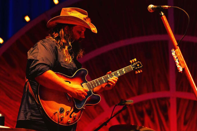 Review: Chris Stapleton's most memorable Charlotte moment wasn't in the ...