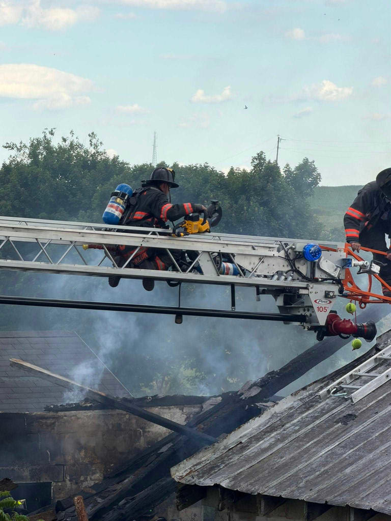 Crews respond to barn fire in York County