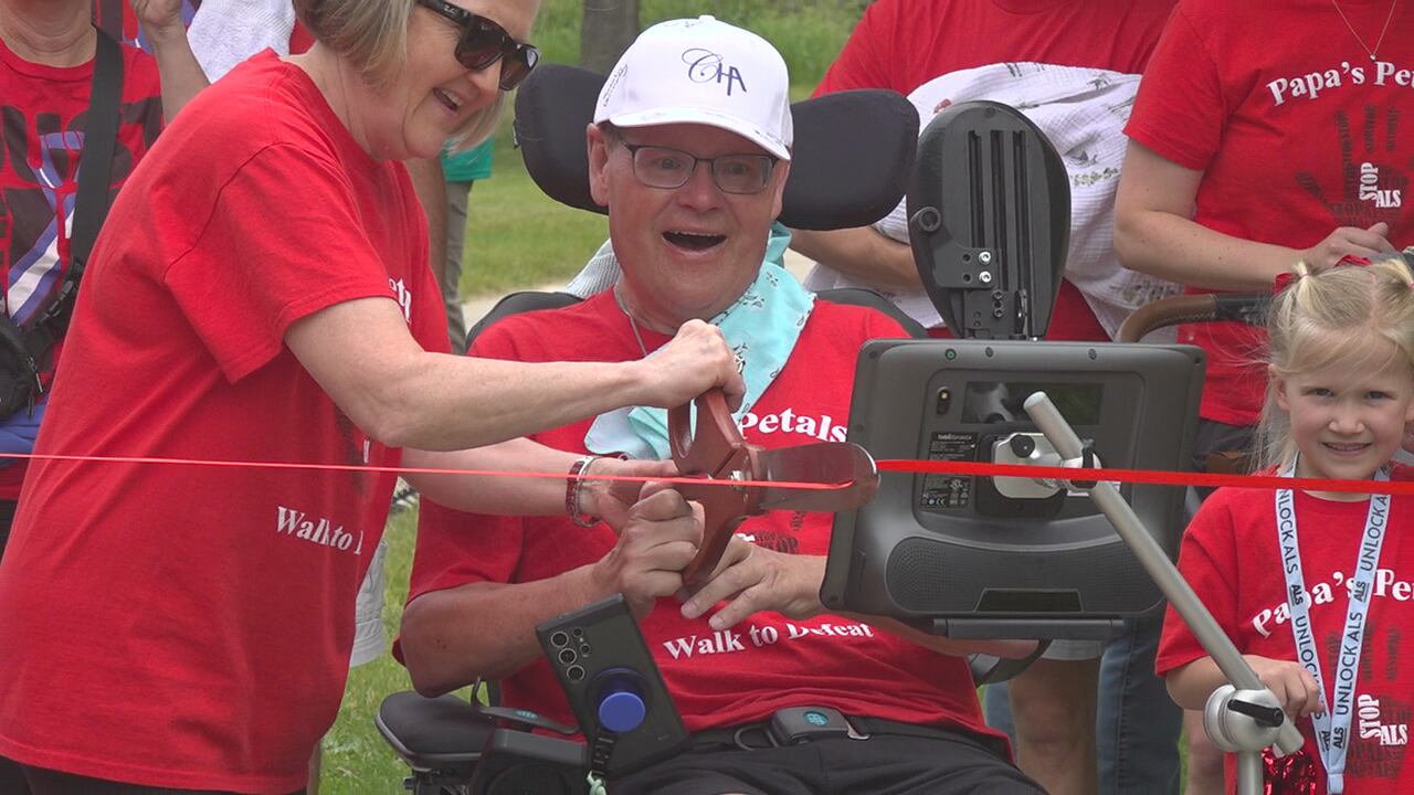 Participantes de la Walk to Defeat ALS en Rapid City, Dakota del Sur.