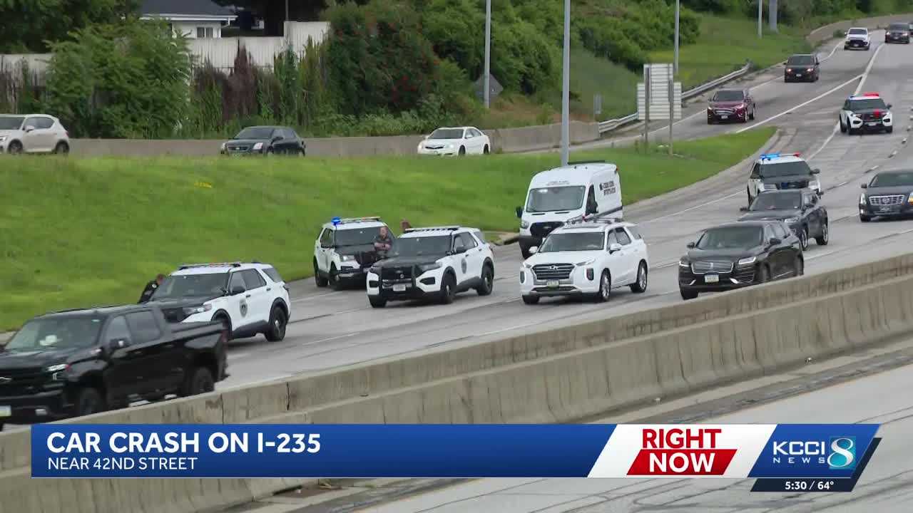 Driver dies in crash after vehicle hydroplanes on Interstate 235