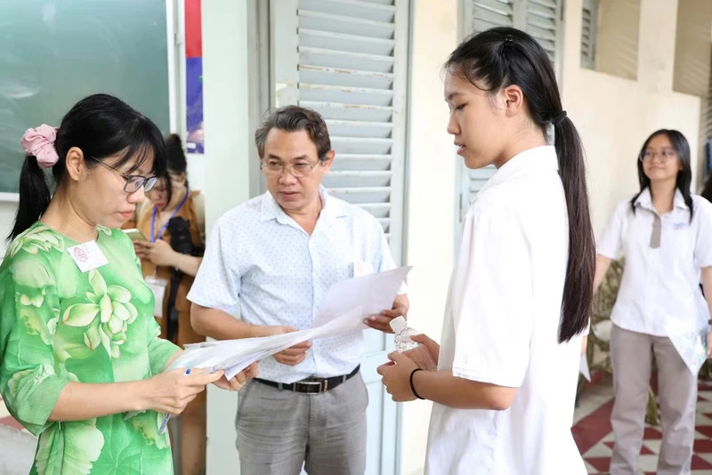 Về đề thi tốt nghiệp THPT gây xôn xao dư luận: Người trực tiếp phụ trách việc ra đề trả lời