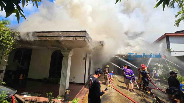 6 Peristiwa Paling Populer Kalbar: Dugaan Awal Penyebab Kebakaran Rumah Mewah di Belakang Mujahidin