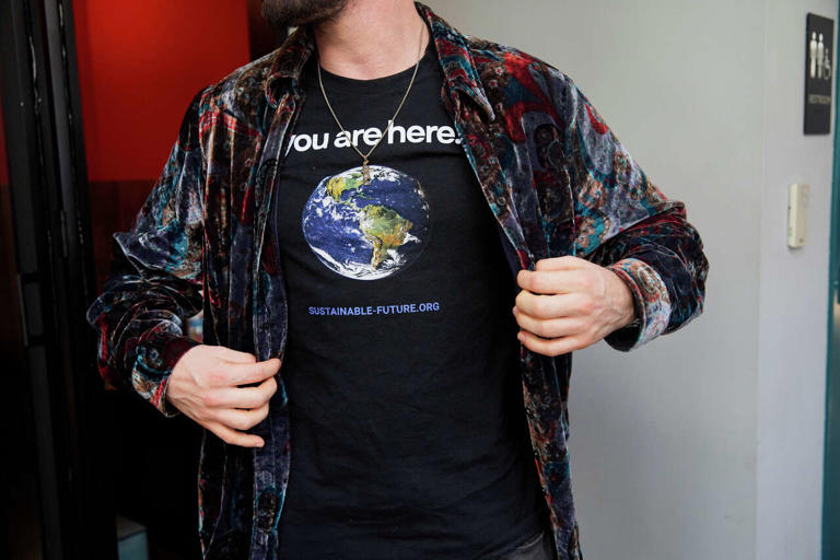 Inside the SF tower where biotech hackers and AI founders are trying to ...