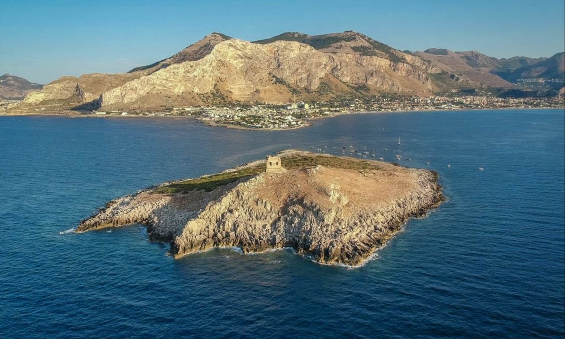 Inside the Italian island that's on sale for €1.65m - less than 20km ...