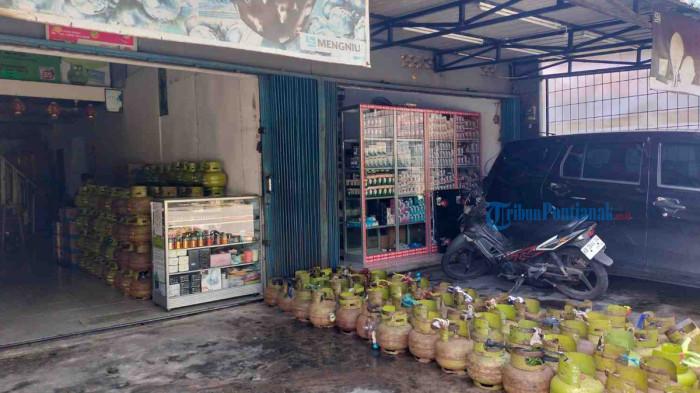6 Peristiwa Paling Populer Kalbar: Dugaan Awal Penyebab Kebakaran Rumah Mewah di Belakang Mujahidin