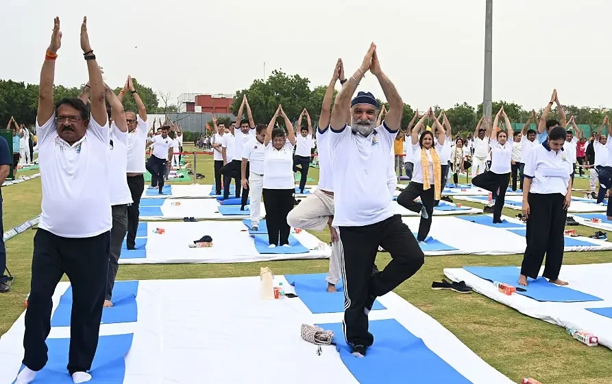 Thousands gather at Red Fort for Yoga Day 2026 celebrations