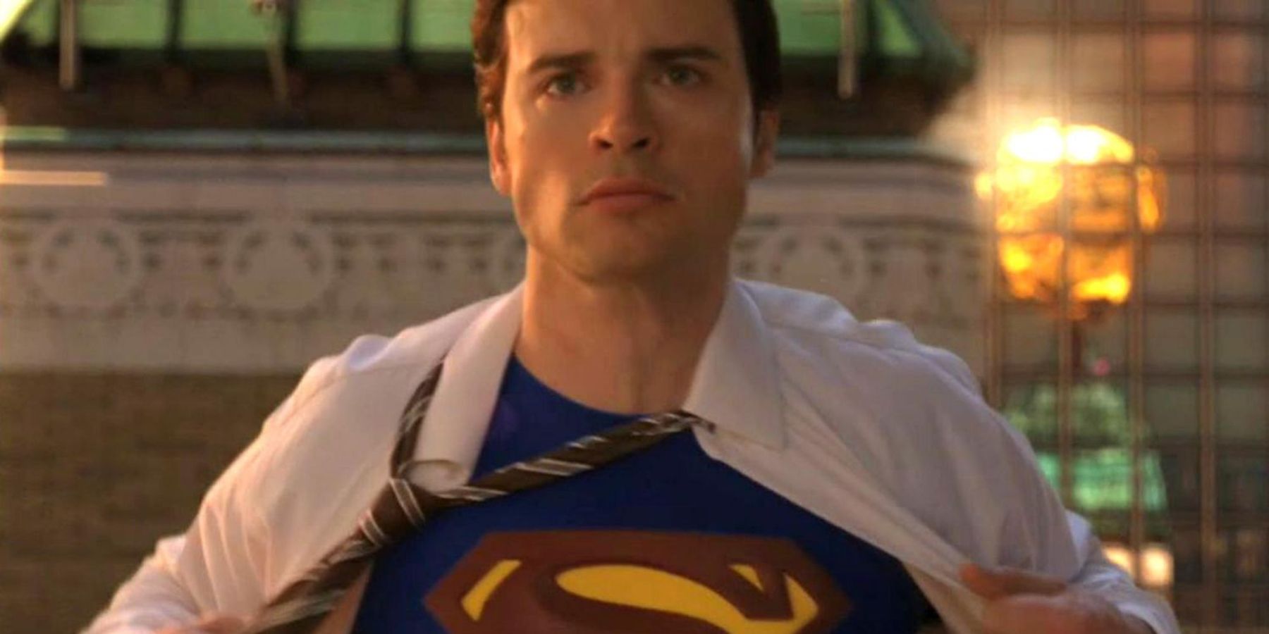 Why Smallville couldn't let Clark Kent fly, explained