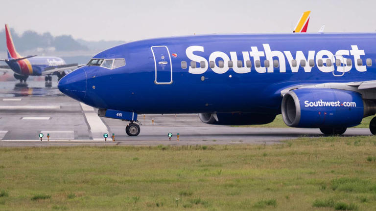 How the new DOT flight delay policy change affects your upcoming ...