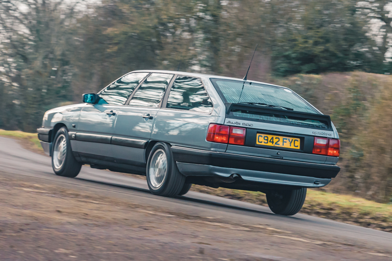 Audi 200 Avant quattro vs Volvo 850 T-5R: race-bred wagons