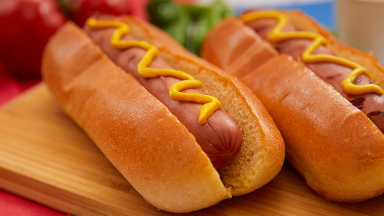 what-makes-premium-hot-dog-brands-pricier-than-others