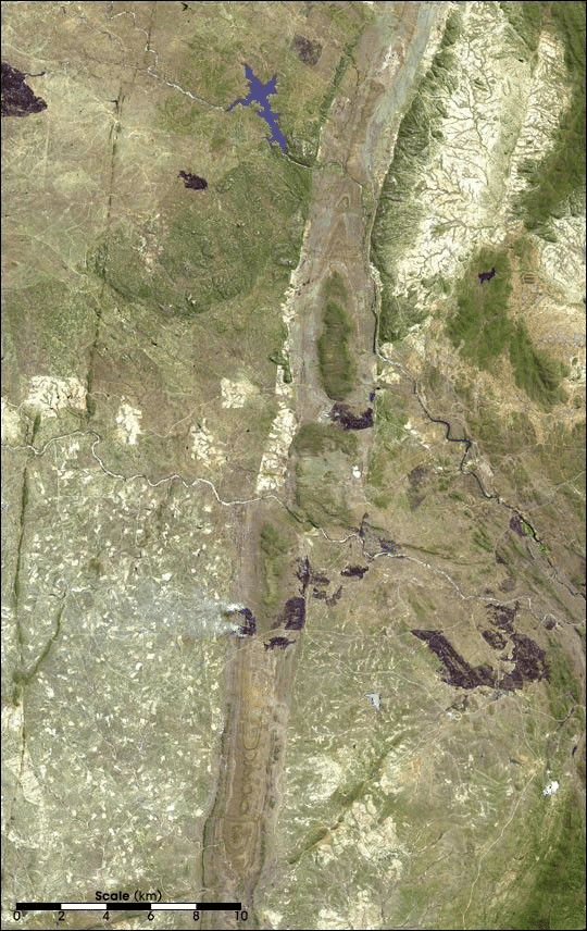 NASA’s space view shows a 2.5-billion-year-old structure cutting ...