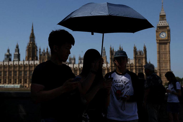 When is it too hot to go to work as extreme weather warning issued in UK