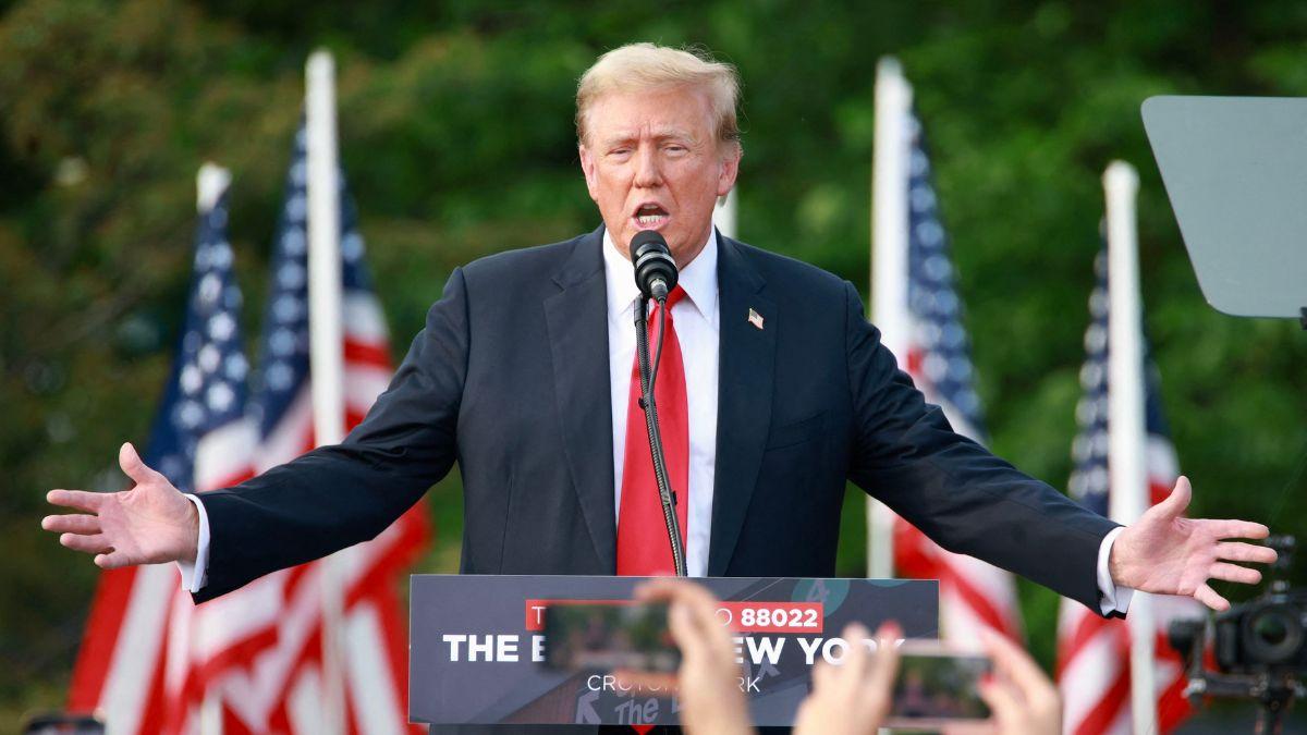 Donald Trump sparks fresh health fears as Fox News halts briefing after ...