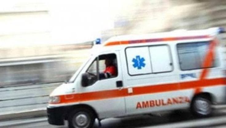 Operaio muore in cantiere, caduto nel vuoto forse dopo un infarto