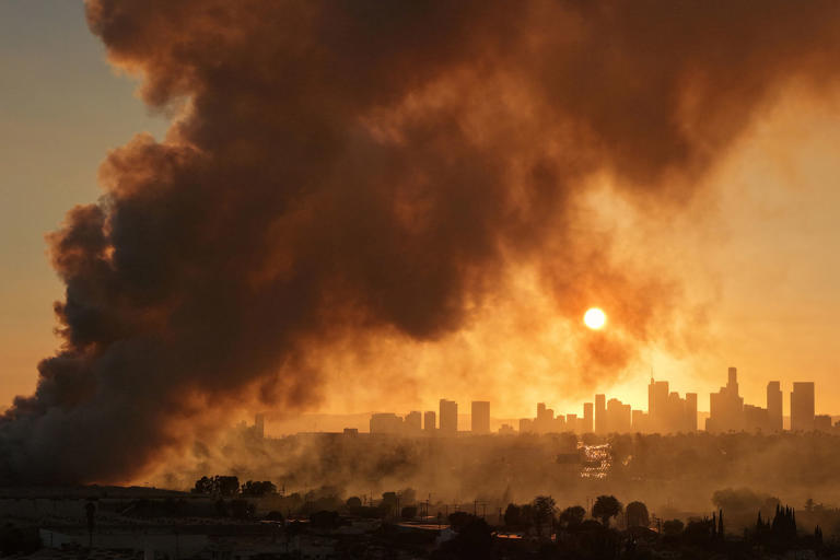 Smoke blankets parts of LA after Boyle Heights warehouse fire