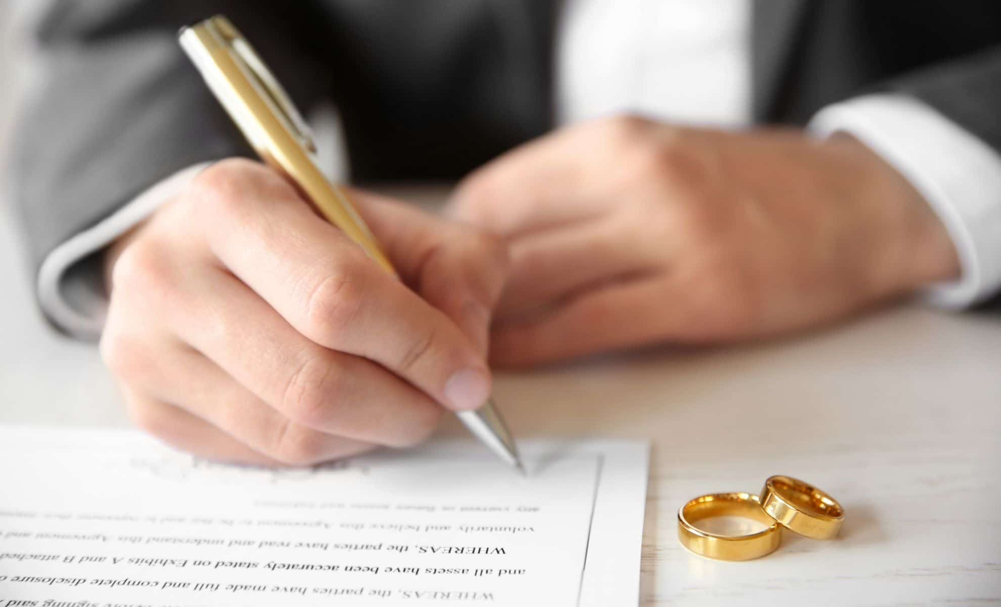 Le débat sur l'interdiction du mariage des sans-papiers en France relancé