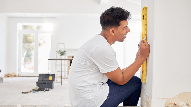 How to calculate wall area if you know floor area