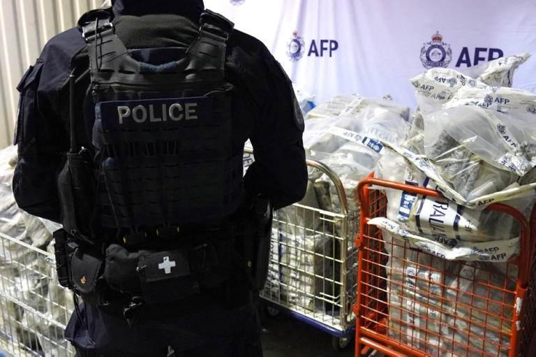 Australian police seize record 2.7 tonnes of cocaine
