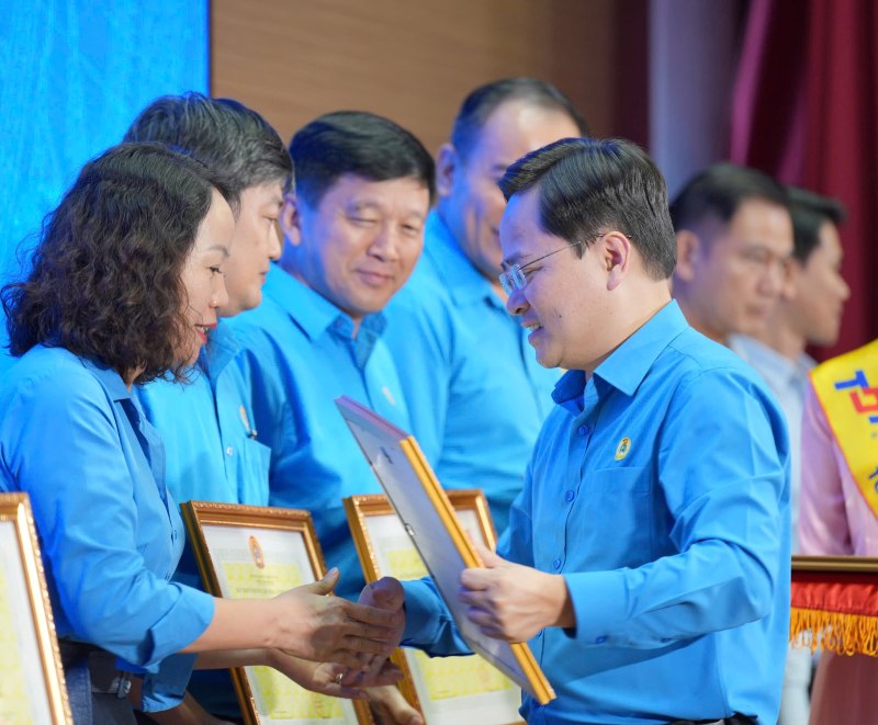 Khám sức khỏe cho gần 1,38 triệu người lao động trong Tháng Công nhân