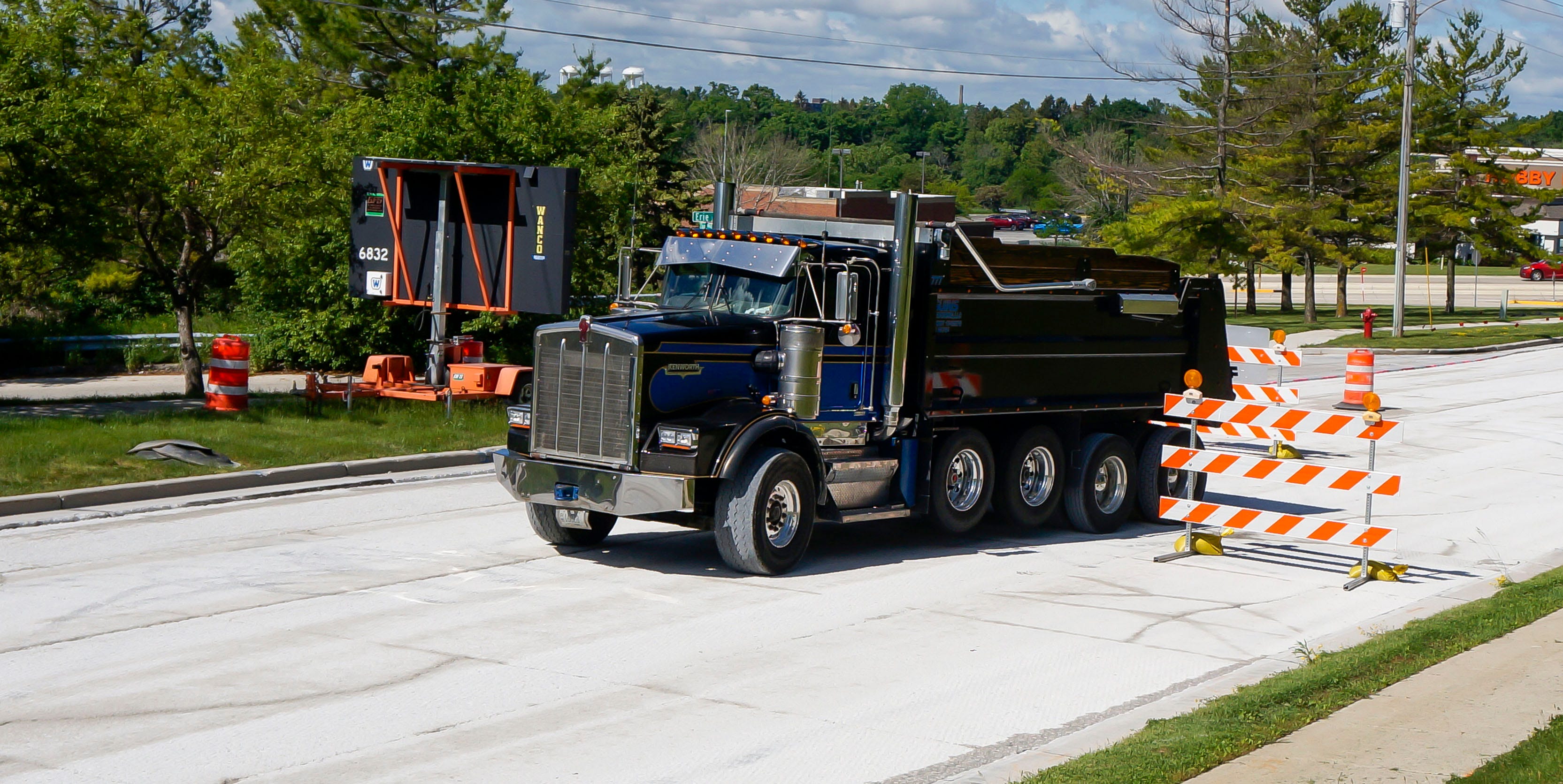 Worker killed by dump truck in Upper Arlington construction zone