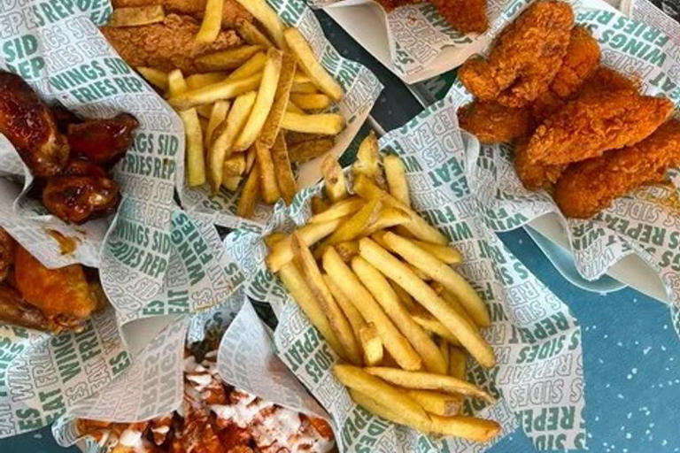 Huge queue at new Glasgow Fort Wingstop with popular Big Ranch dip on ...