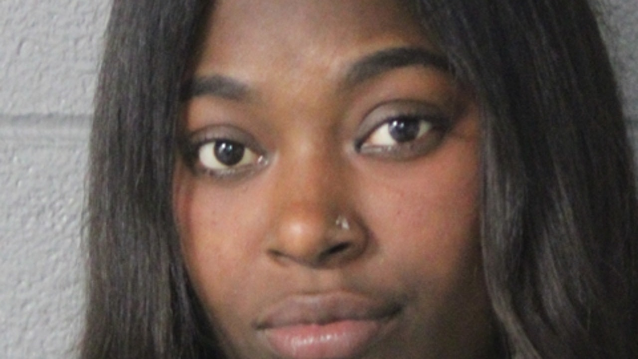 Chicago rapper Mello Buckzz charged after police recover stolen gun ...