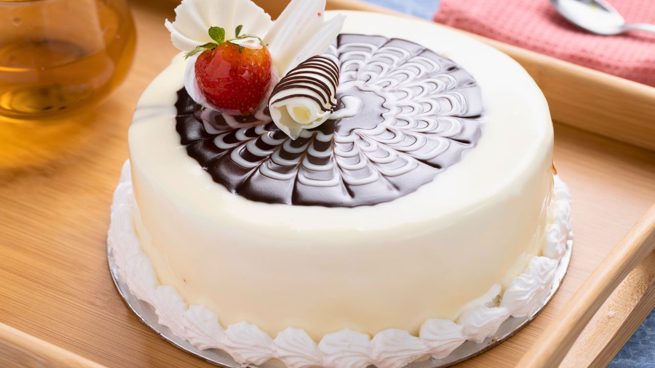 My White Chocolate Cake Was a Huge Success at a Family Party, Then My Cousin Called to Slam Me for ‘Attention Seeking'