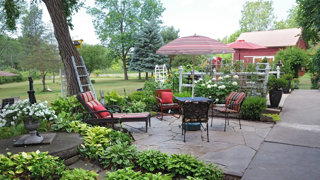 11 budget-friendly ideas for enhancing outdoor spaces