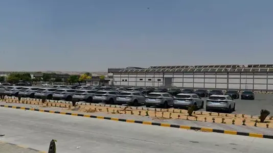 نائب رئيس الوزراء يتفقد النصر للسيارات (12)