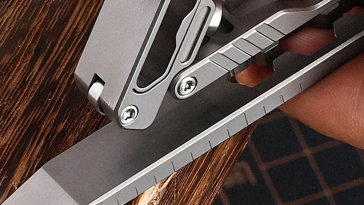 This uniquely sleek new multi-tool packs 10 handy functions for cheap