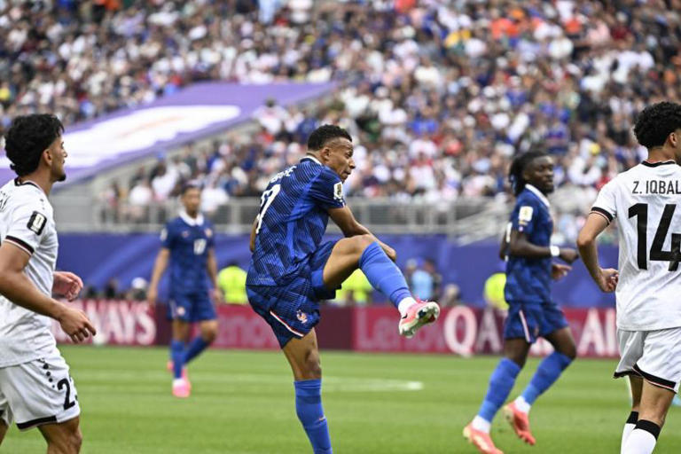 La sublime frappe du pied gauche de Mbappé — free download